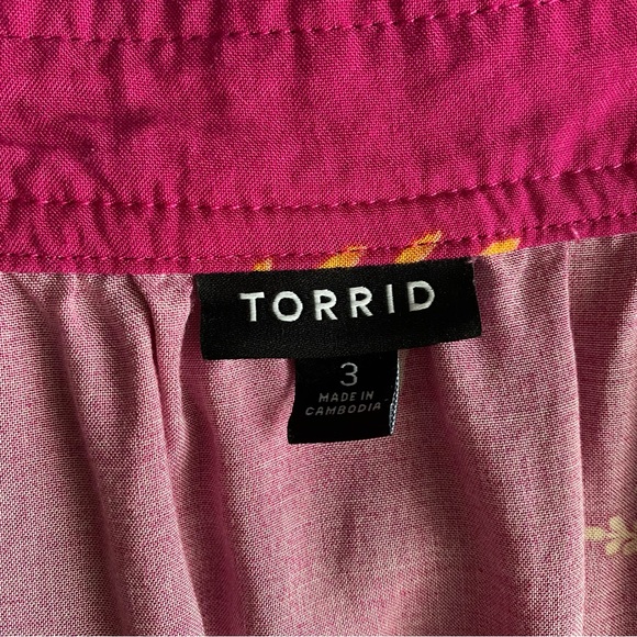 Torrid Challis Flutter Sleeve Top Size 3 (3X/22-24) Mindful Paisley Fuschia Red - Picture 5 of 9